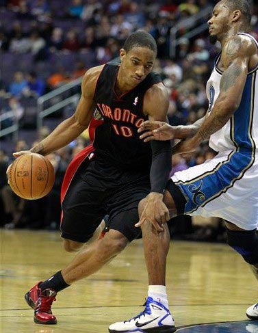 多纳鲁马：下半场踢得实在太差了，我们不能只踢45分钟（多纳鲁马：下半场表现糟糕，我们不能只踢半场好球）