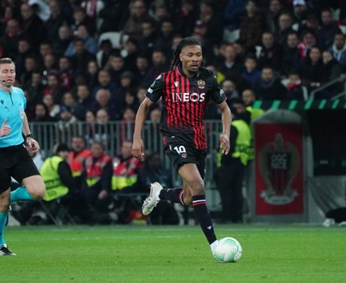 德天空：拜仁不打算冬窗外租威兹德姆，孔帕尼将给他出场时间（德天空：拜仁冬窗不考虑外租威兹德姆，孔帕尼将给予出场机会）