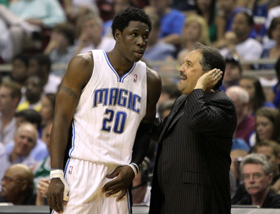 意甲-博洛尼亚VS克雷莫纳：小球会被看好争冠（意甲-博洛尼亚战克雷莫纳：小球队更被看好问鼎冠军）