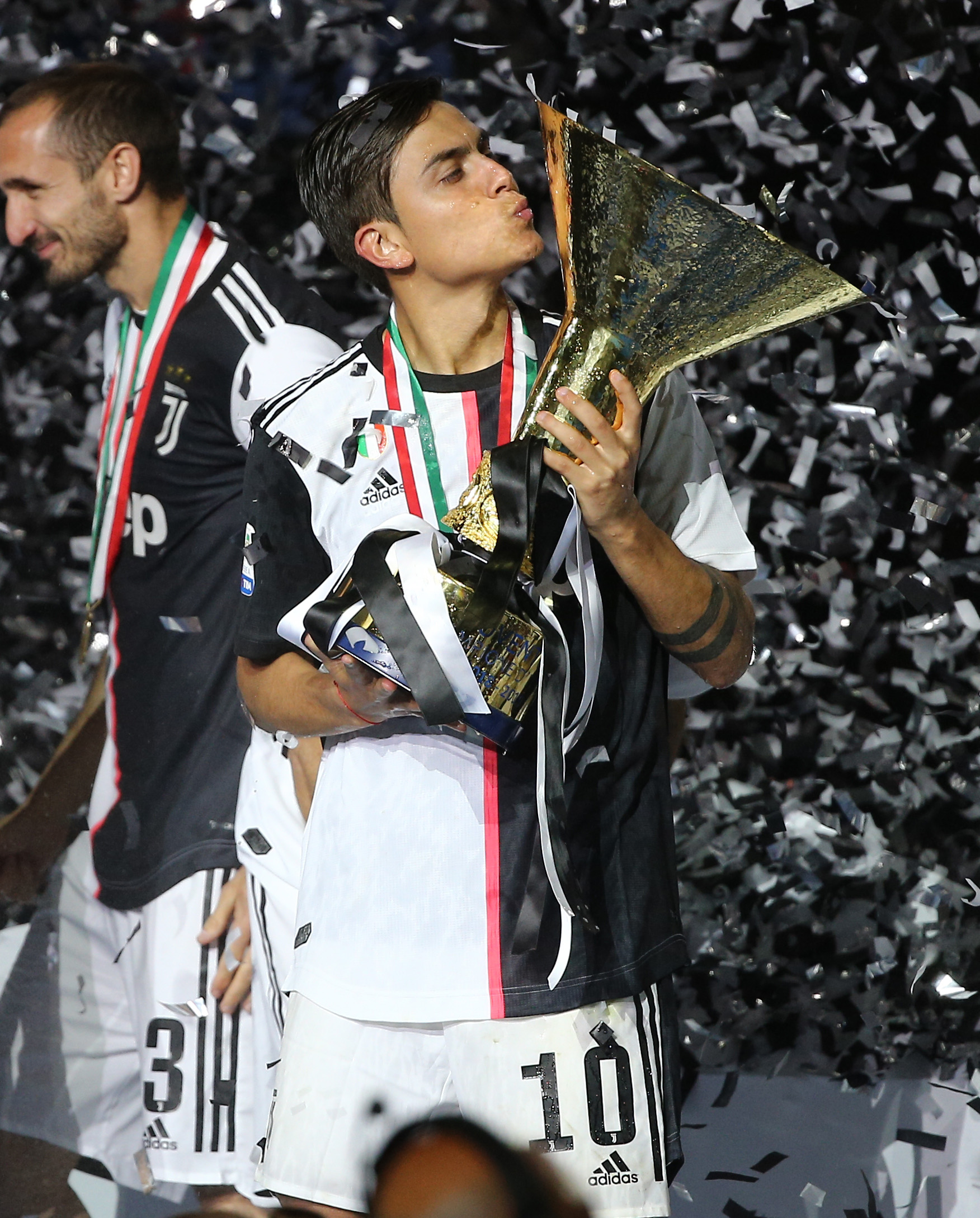 欧冠比赛战术分析：切尔西防守策略,（欧冠战术解读：切尔西防守体系）