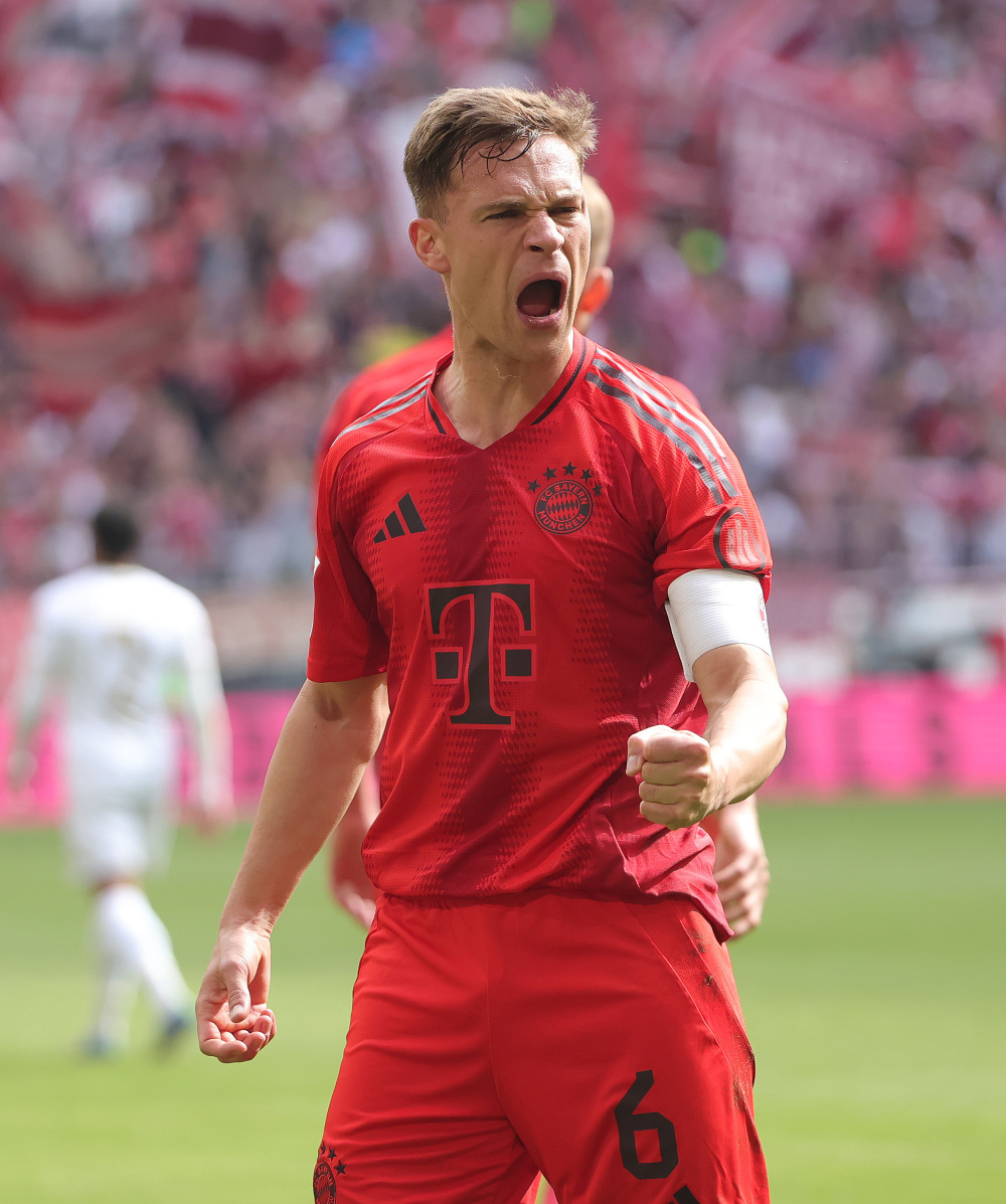 泰州举办“苏超泰州英雄大会”，市民夹道欢迎泰州队将士凯旋（泰州举办苏超英雄盛会 市民夹道热迎泰州队凯旋）